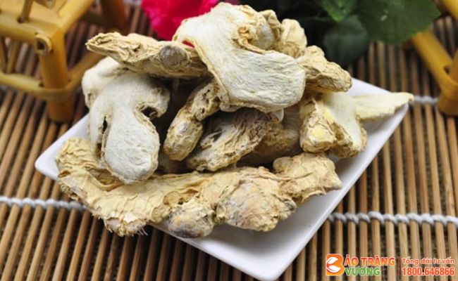 Can khương là dược liệu làm từ thân rễ (củ) của gừng được phơi/sấy khô
